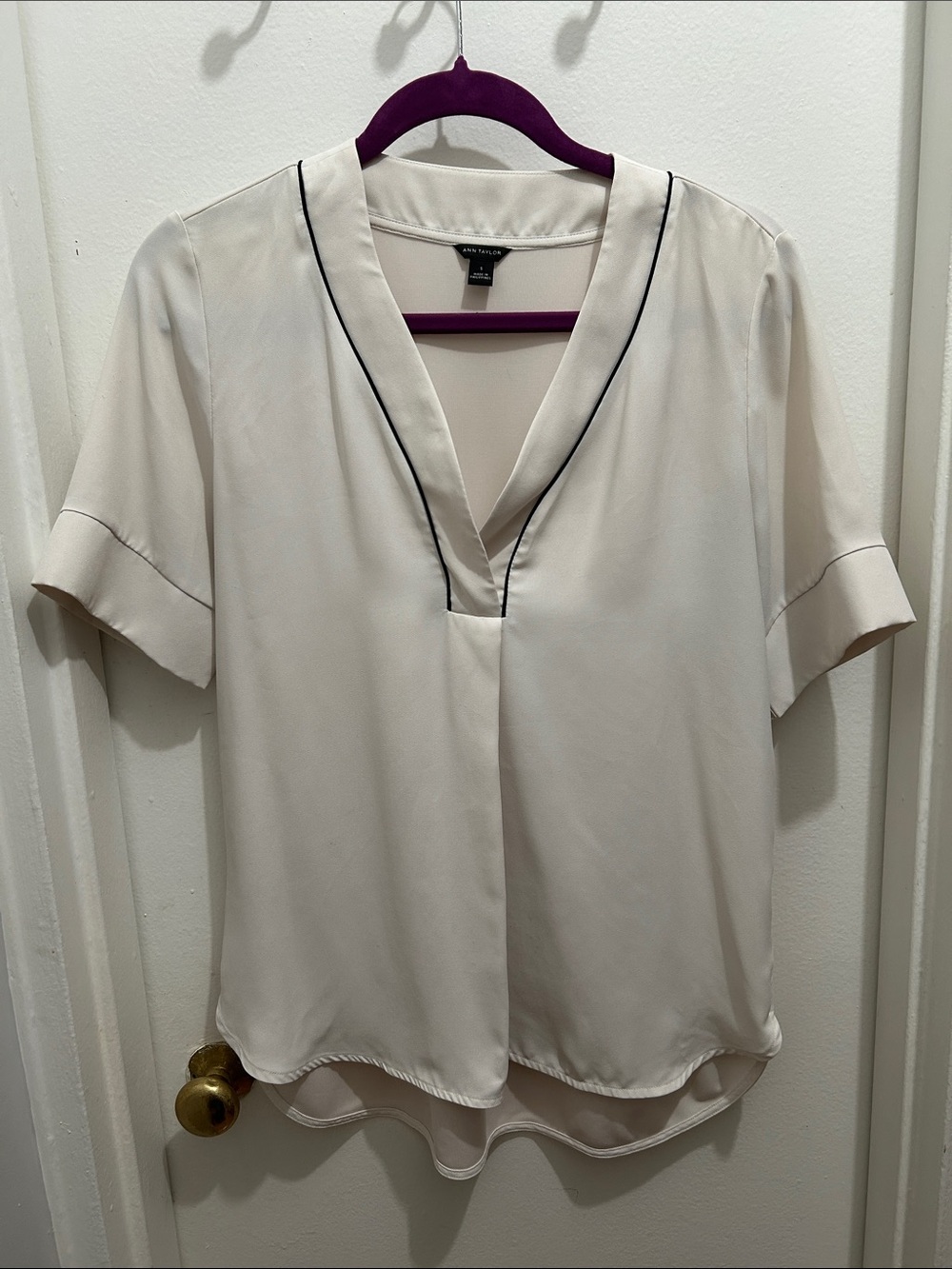 Ann Taylor Cream Short-Sleeve V-Neck Blouse with Black Piping